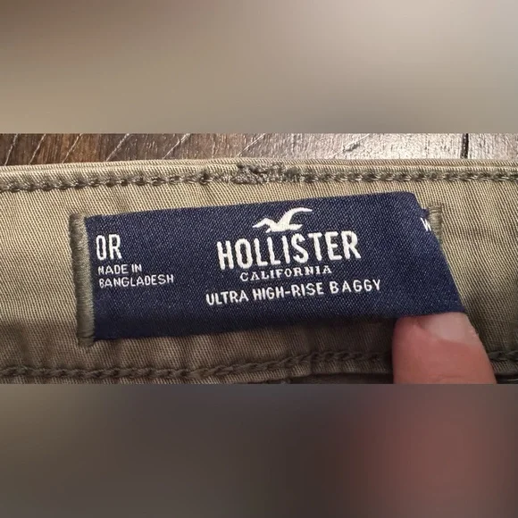 Hollister Olive Green Ultra High-Rise Baggy Pants - Picture 3 of 4